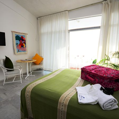 Dolphin Cove Inn Мансанильо Экстерьер фото