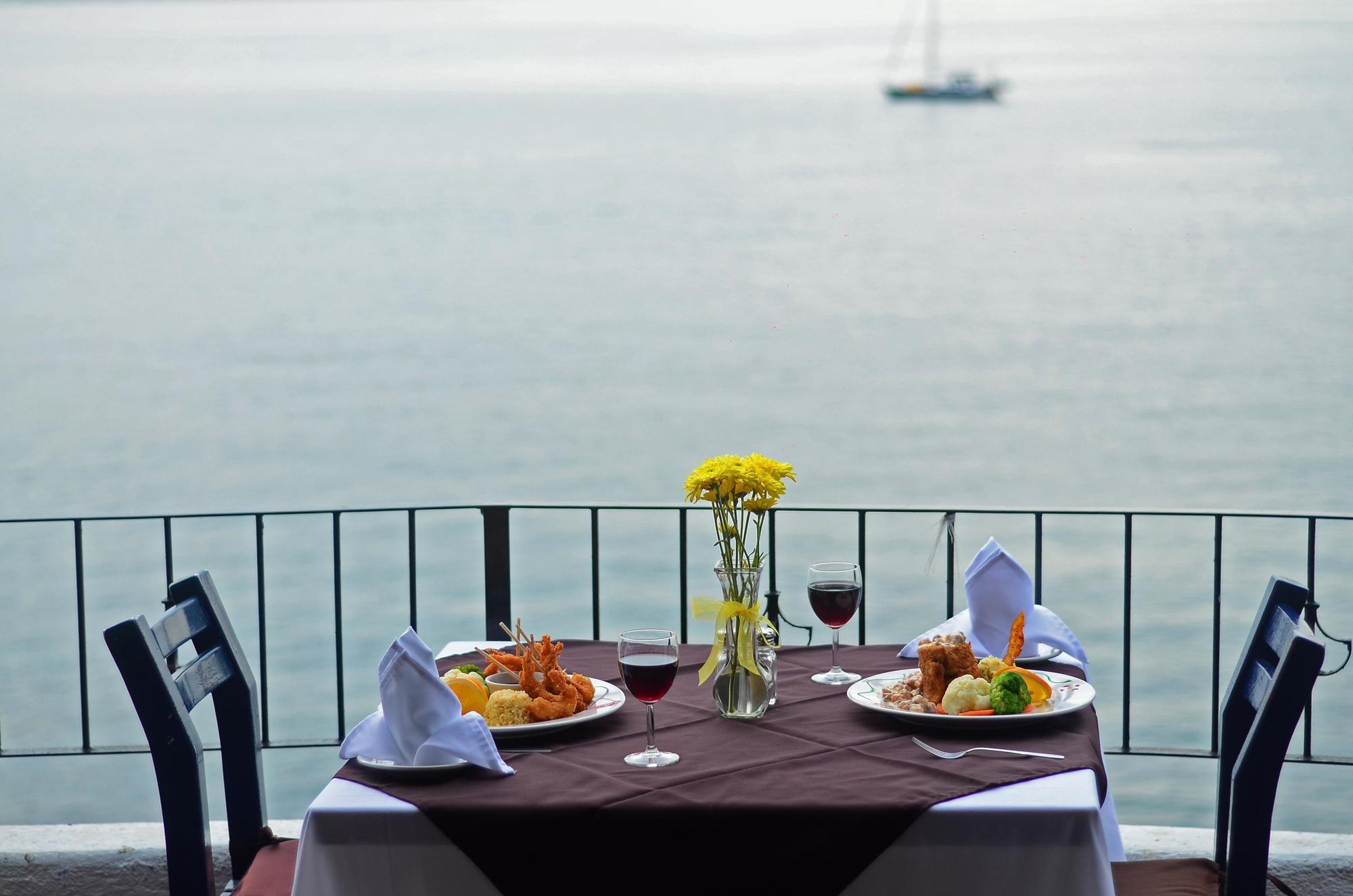 Dolphin Cove Inn Мансанильо Экстерьер фото
