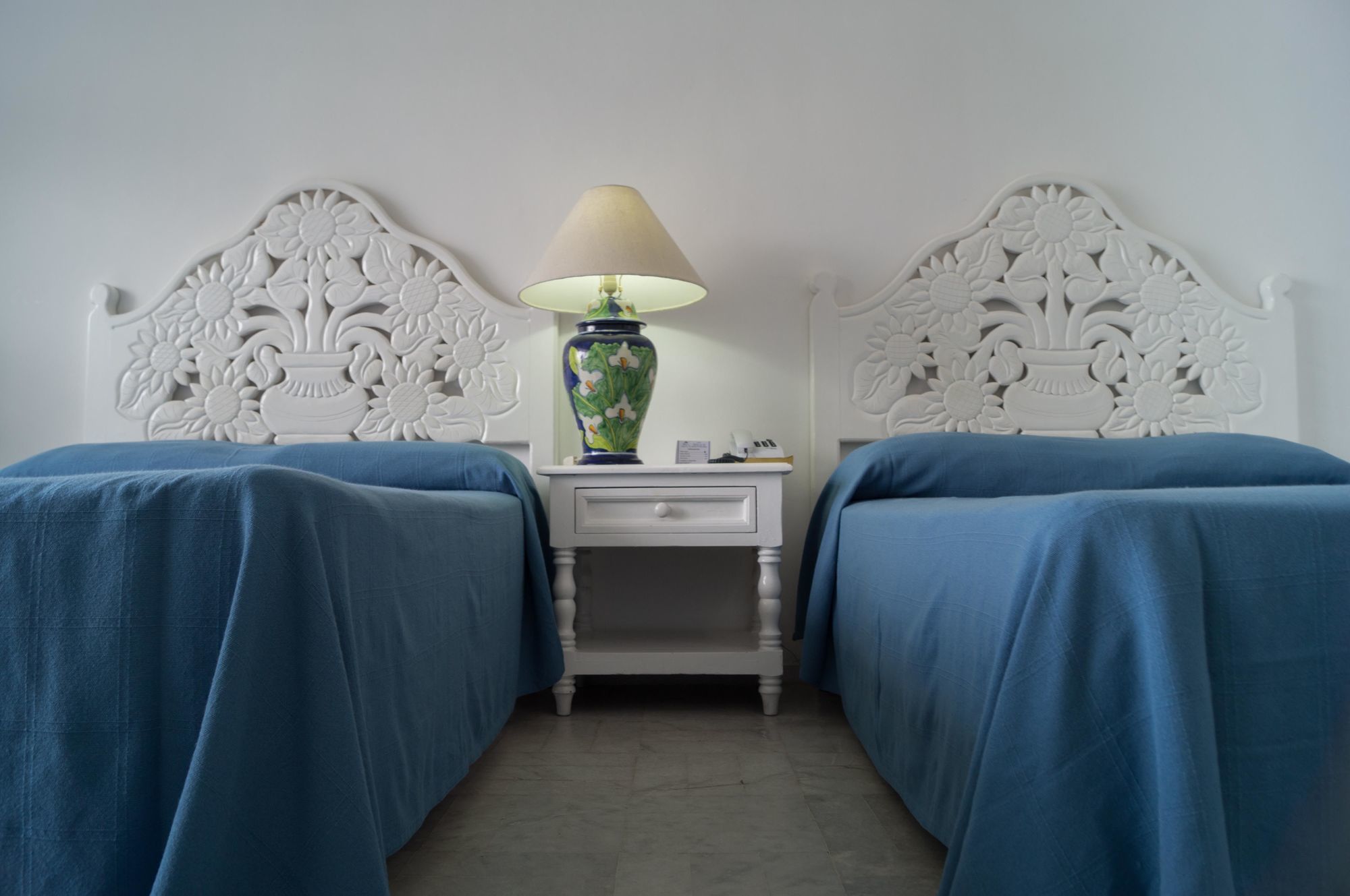 Dolphin Cove Inn Мансанильо Экстерьер фото